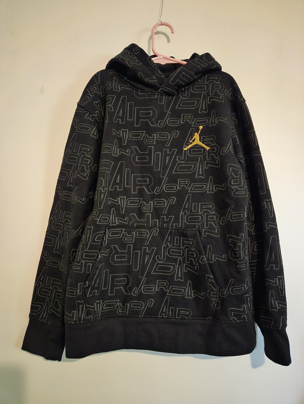 Jordan Boys M 10-12 Black Hoodie Gold Jumpman Air Jordan All Over Print